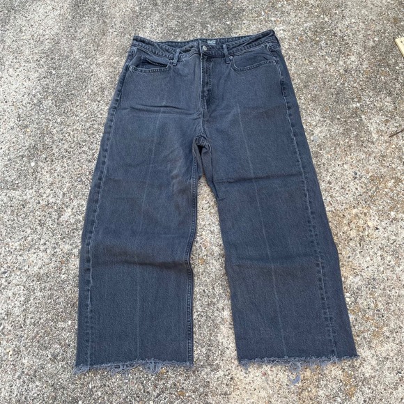 Old Navy Denim - Old Navy Extra High Rise Wide Leg Jeans Washed Black Raw Hem Size 14